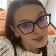 Studentessa di logopedia, diplomata al liceo classico, offre ripetizioni